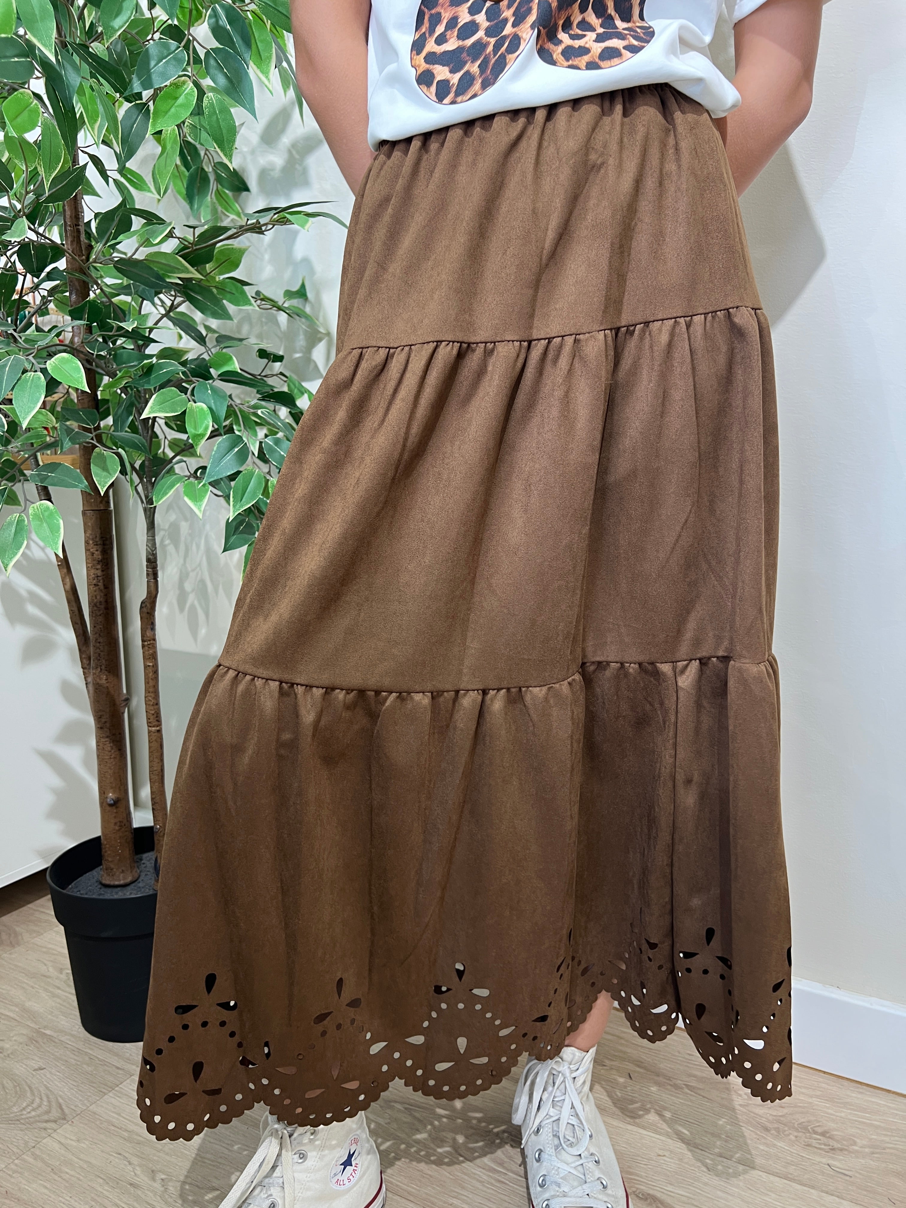Falda marrón