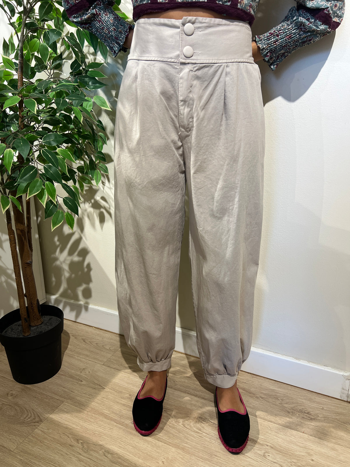Pantalón bombacho beige liso