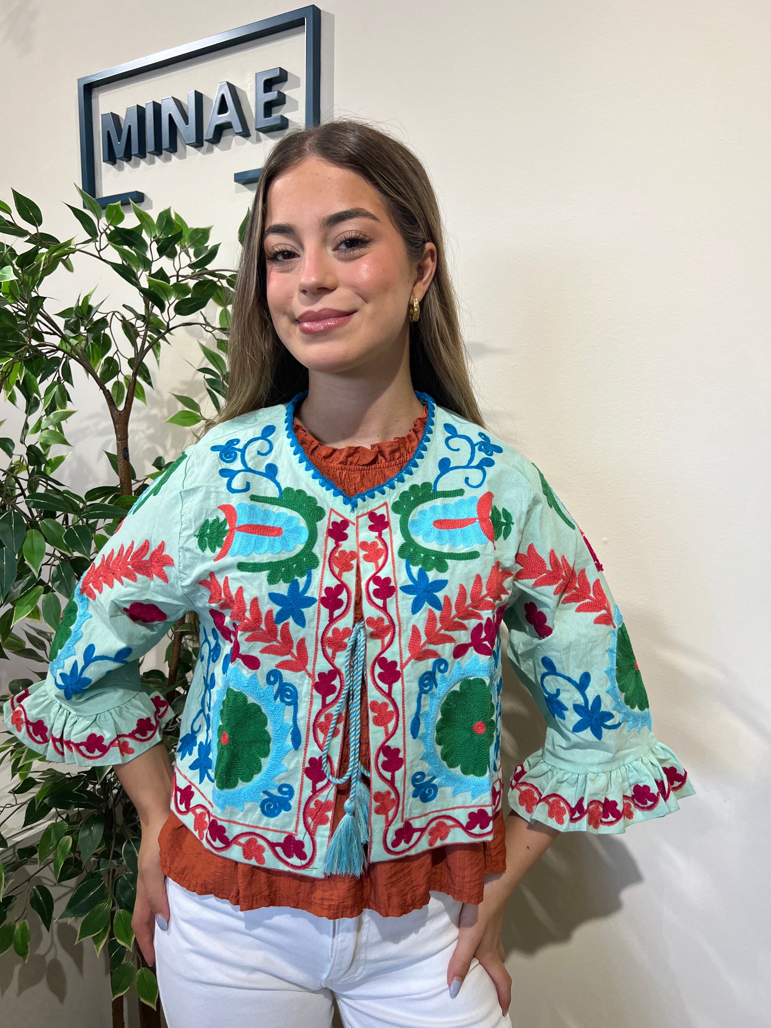 Chaqueta bordada menta modelo 1