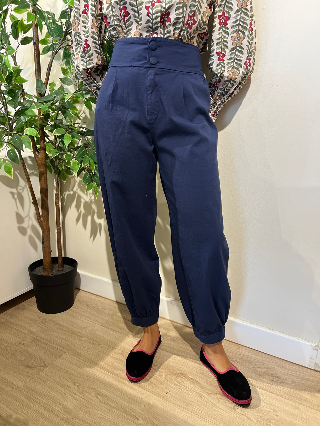 Pantalón bombacho azul liso