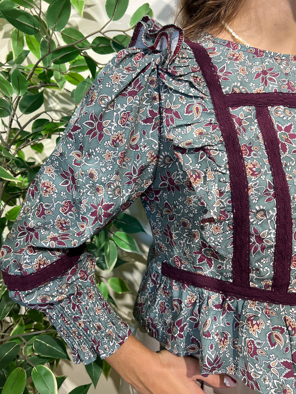 Blusa Olivia verde jabonoso