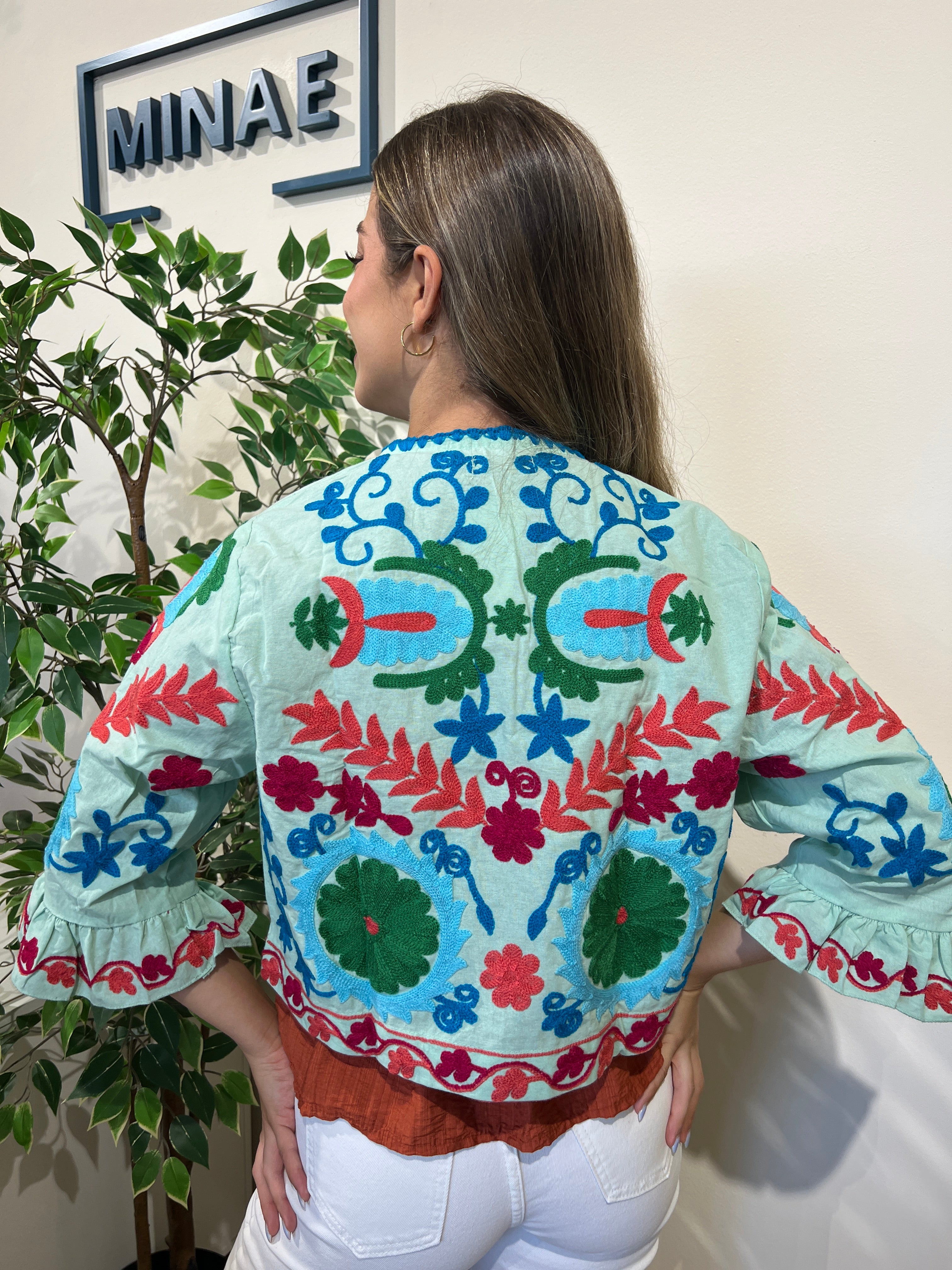 Chaqueta bordada menta modelo 1