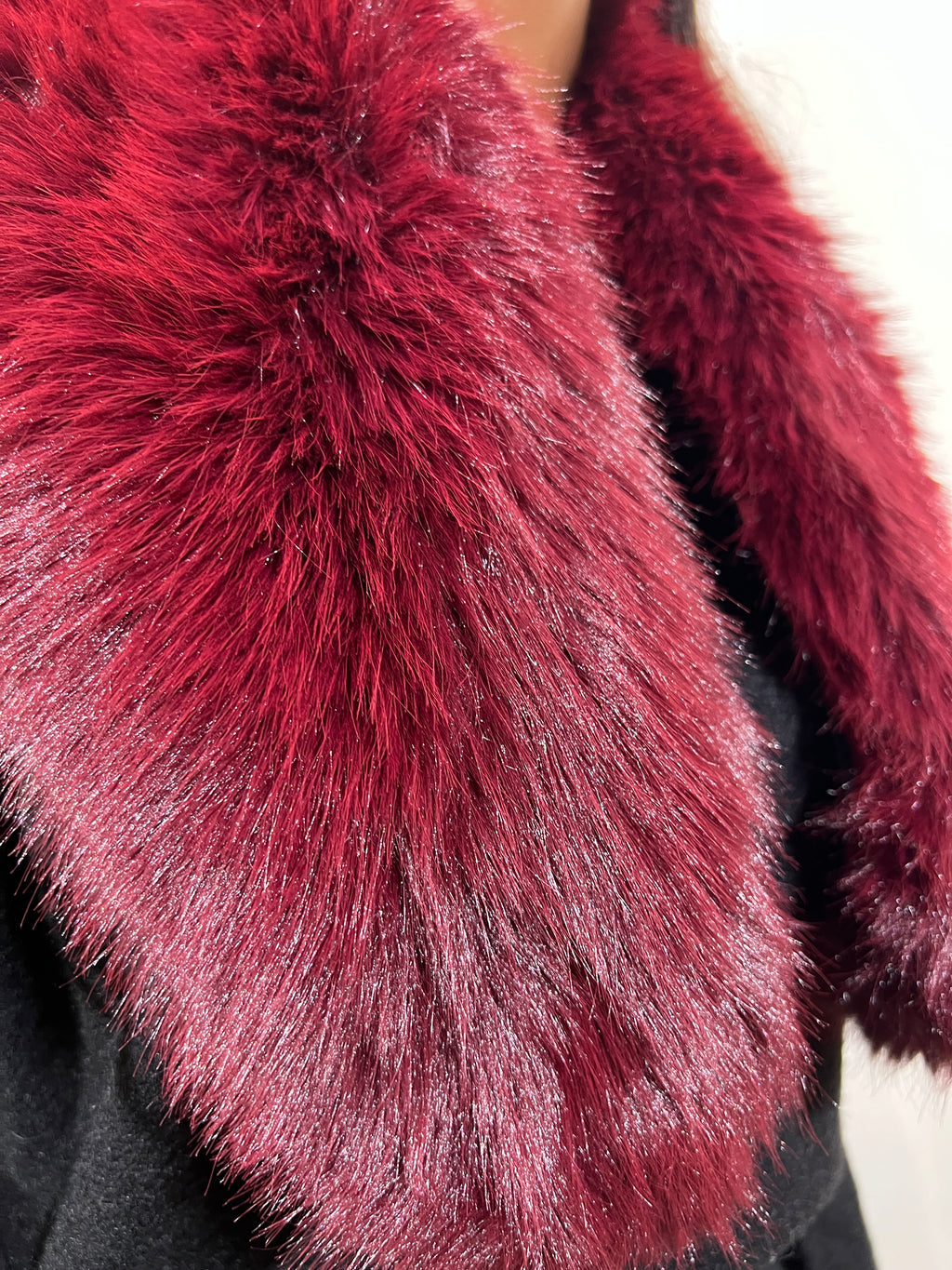 Cuello sintético granate