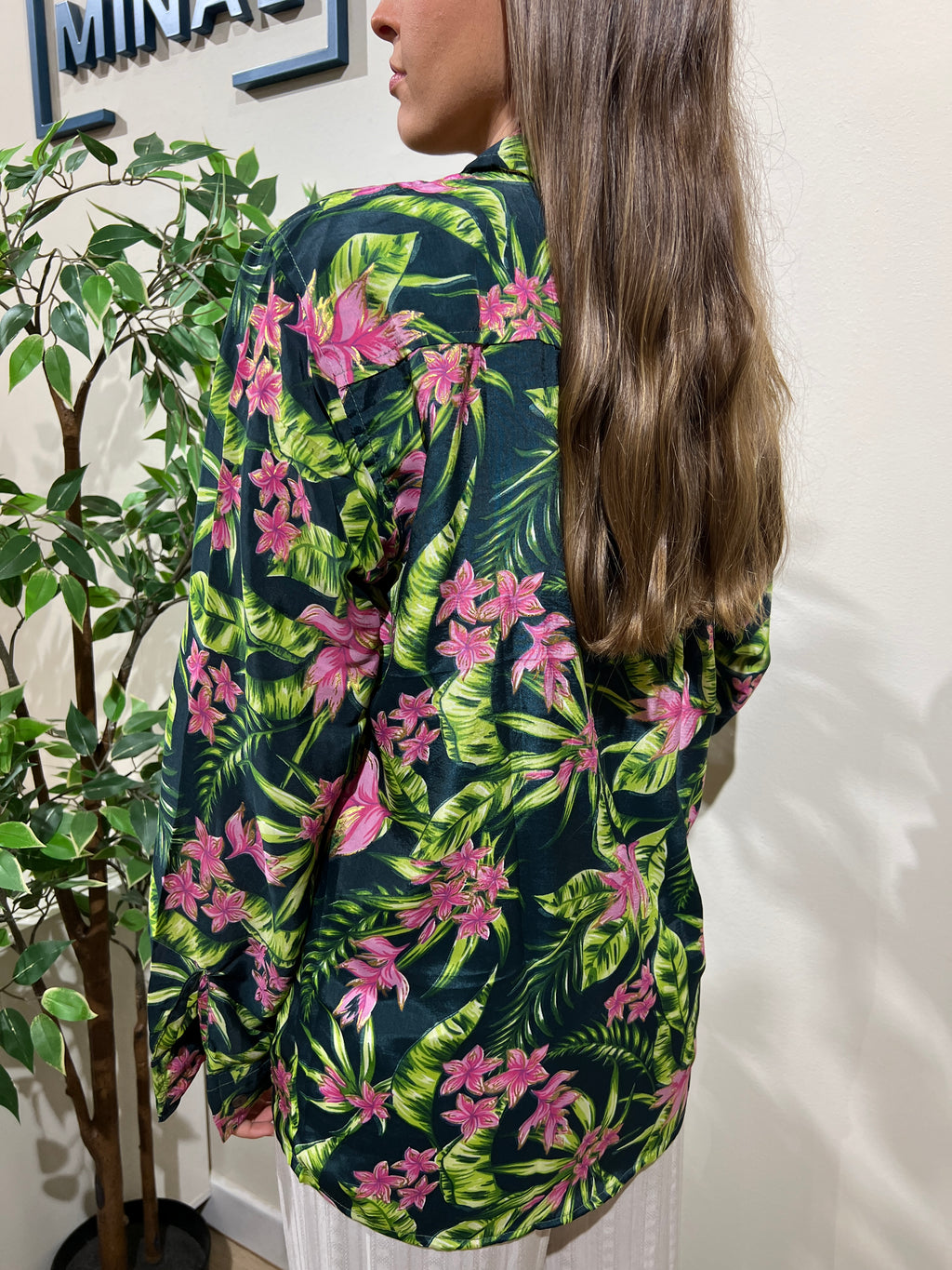 Camisa seda modelo 3