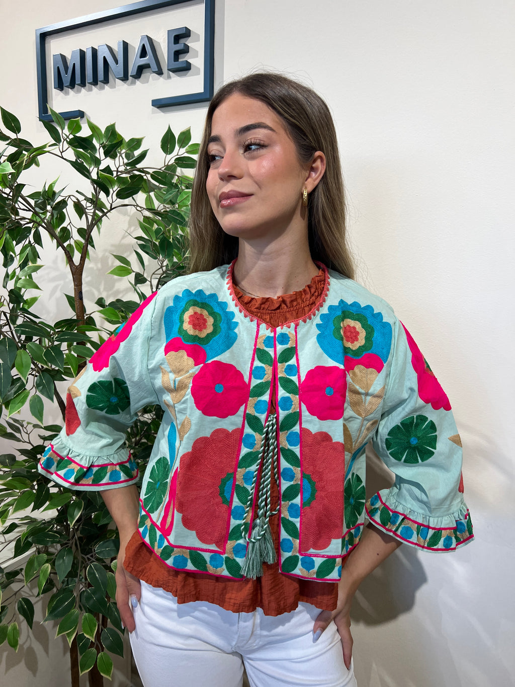 Chaqueta bordada menta modelo 4
