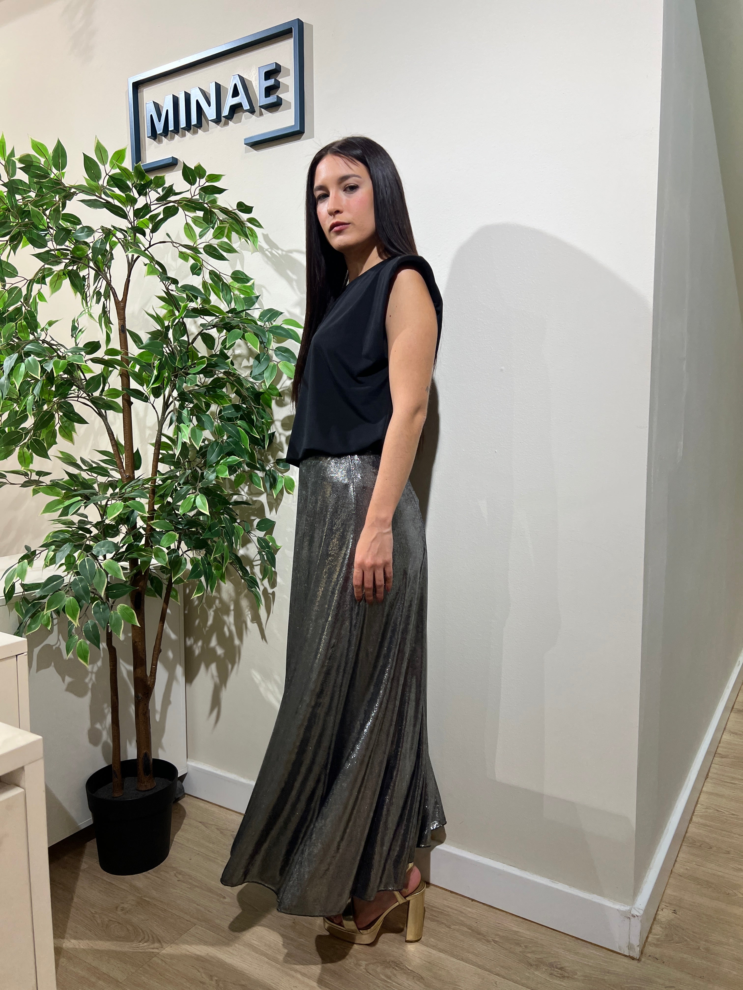 Falda metalizada plata