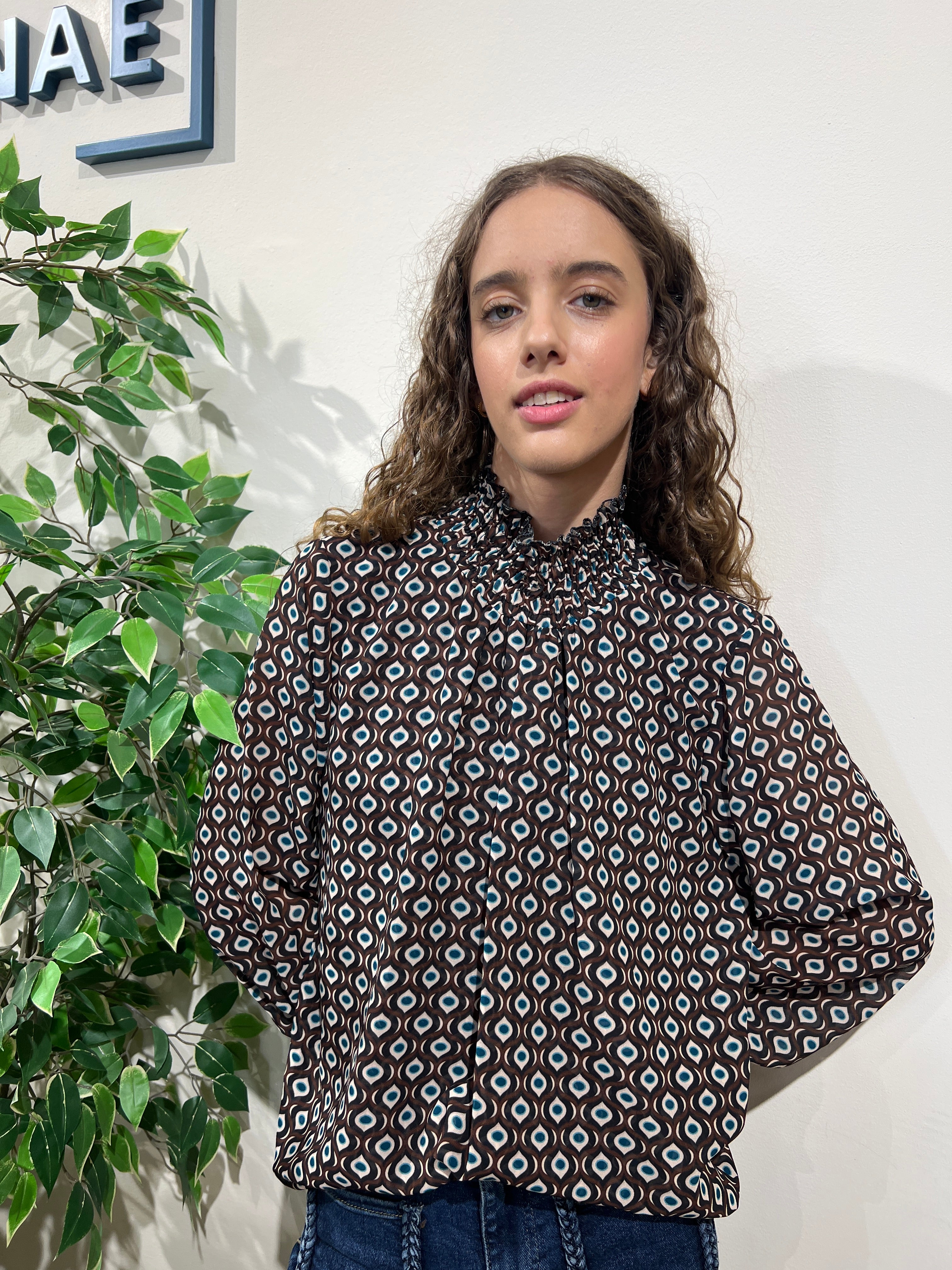 Blusa Celina negra y marrón