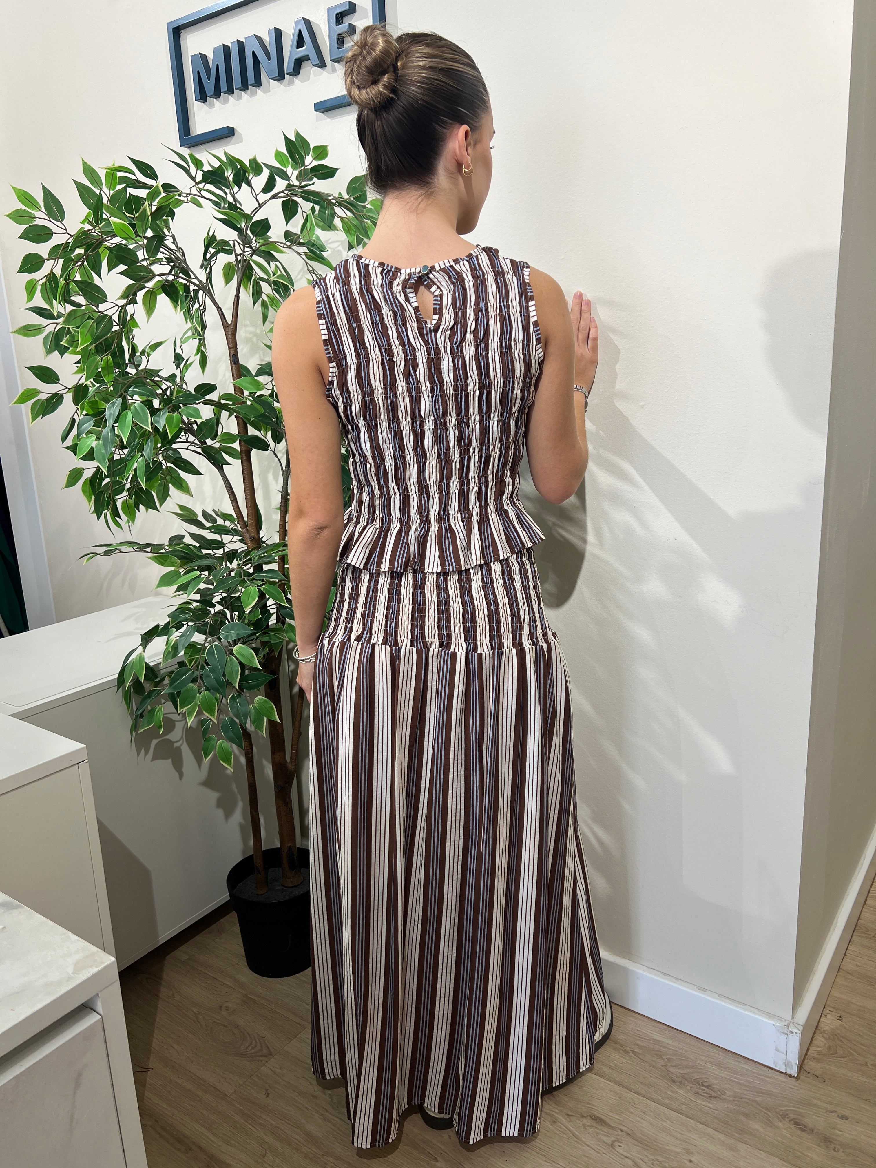 Conjunto rayas marrón