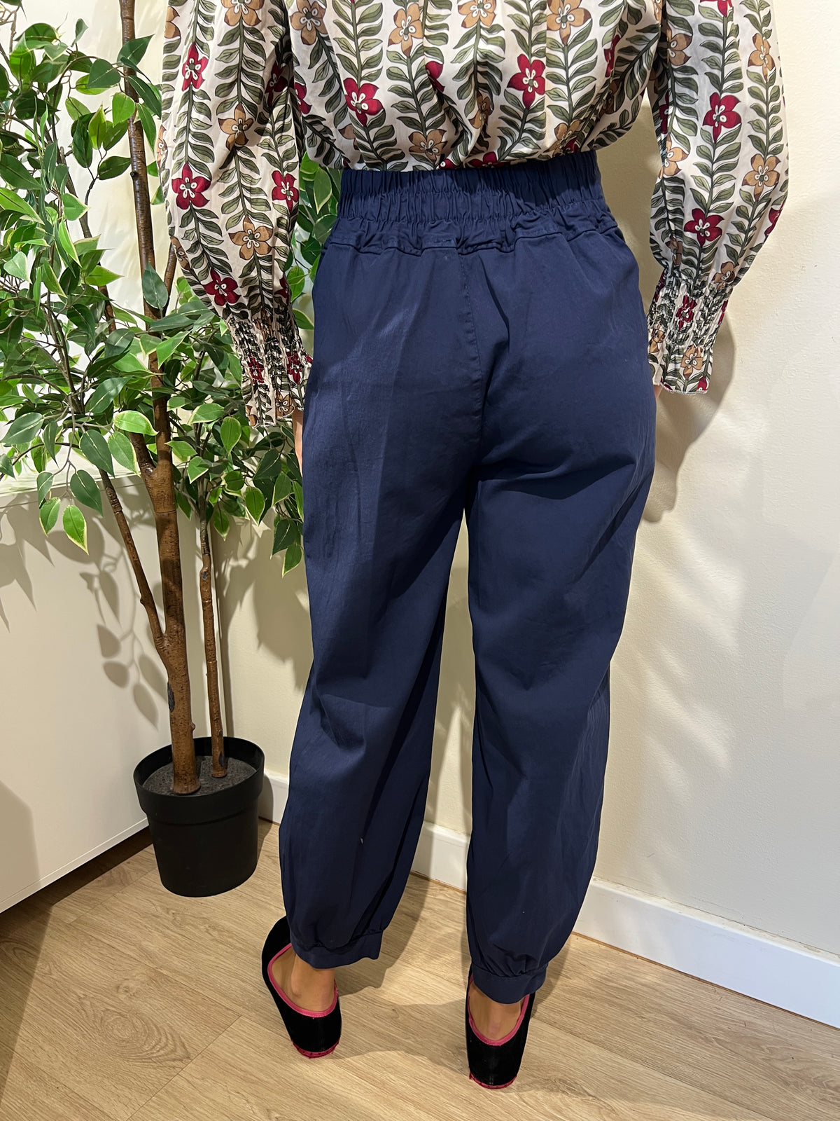 Pantalón bombacho azul liso