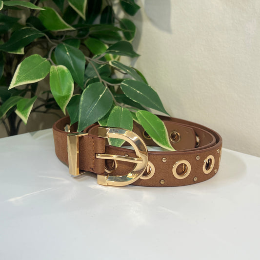 Cinturón tachuelas