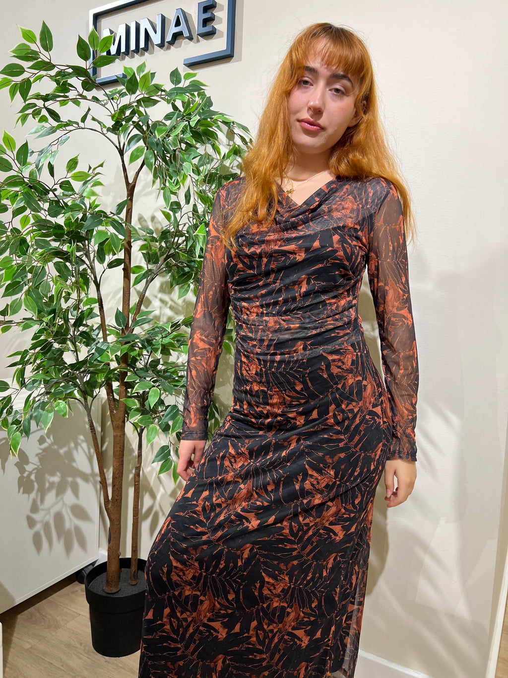 Vestido Alina negro y naranja