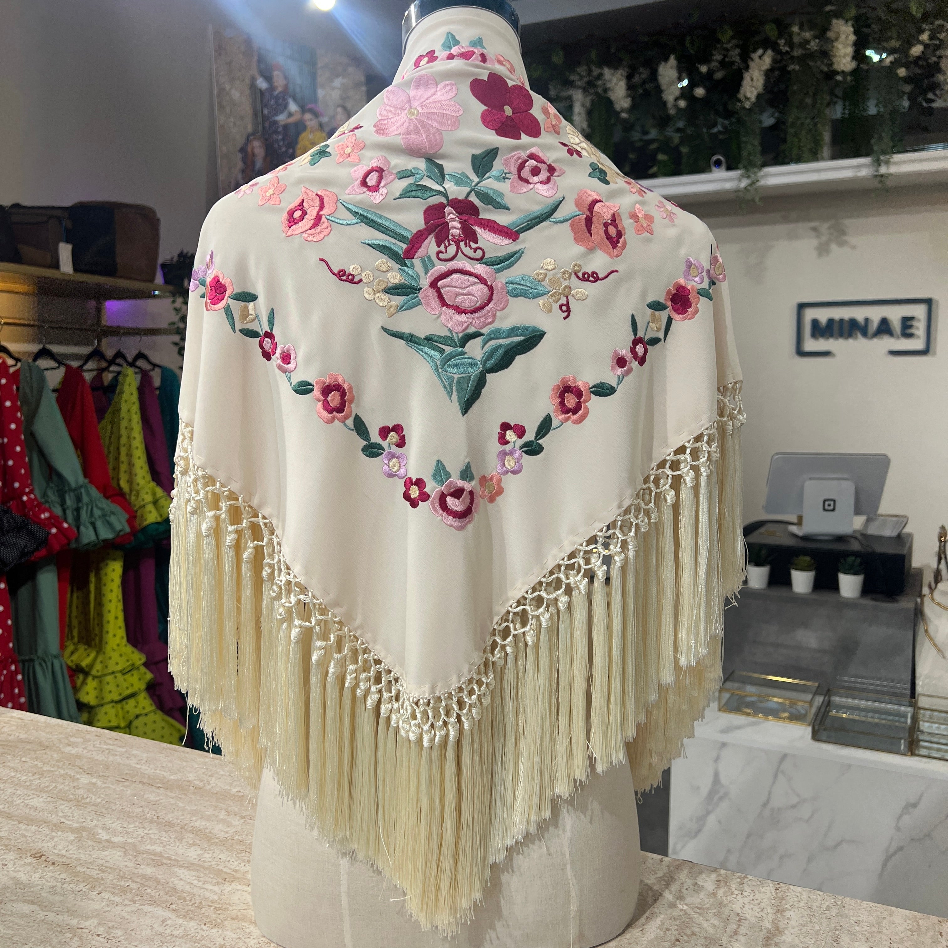 Mantón cuadrado de crespón