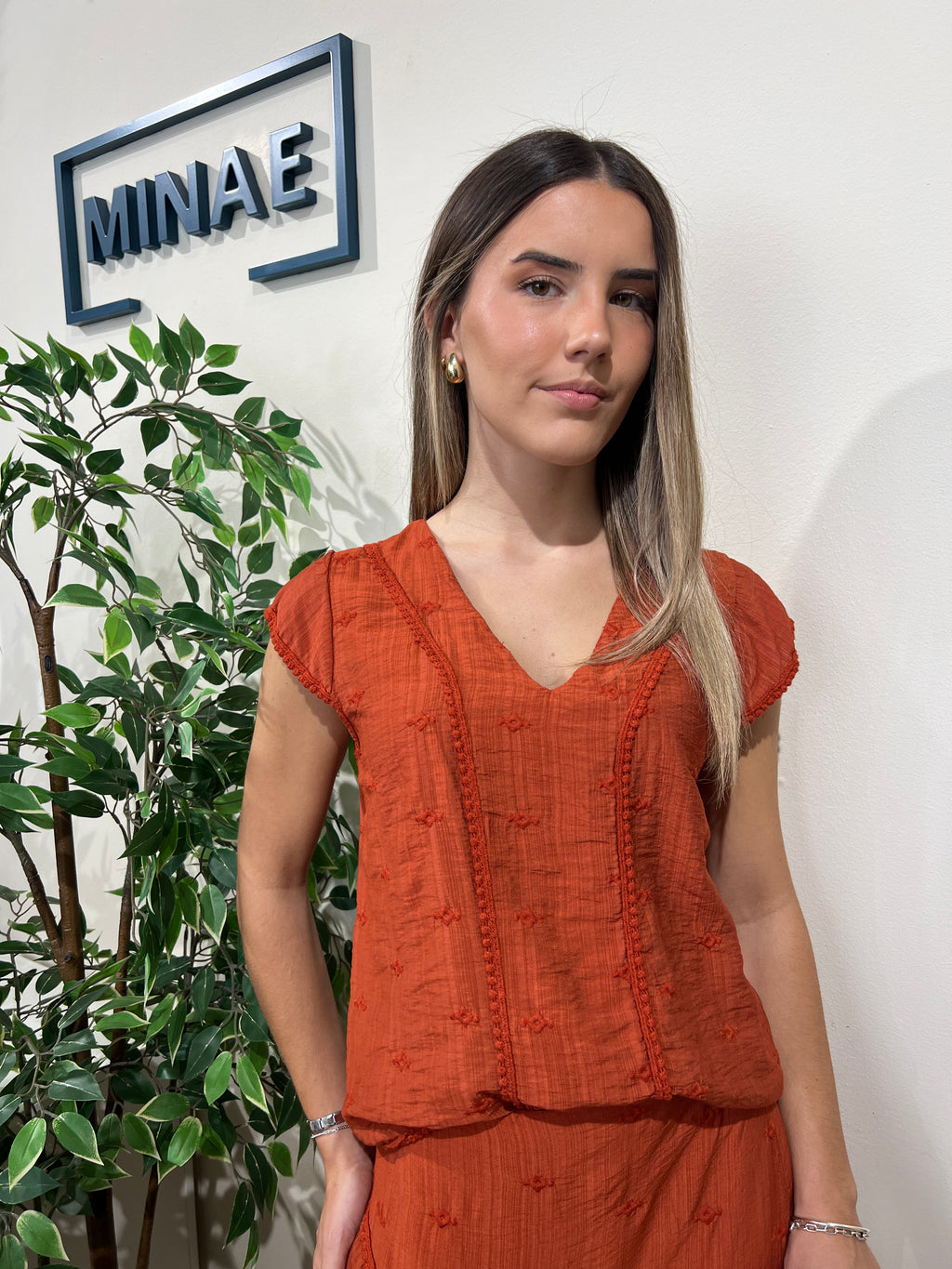 Conjunto Lucrecia teja