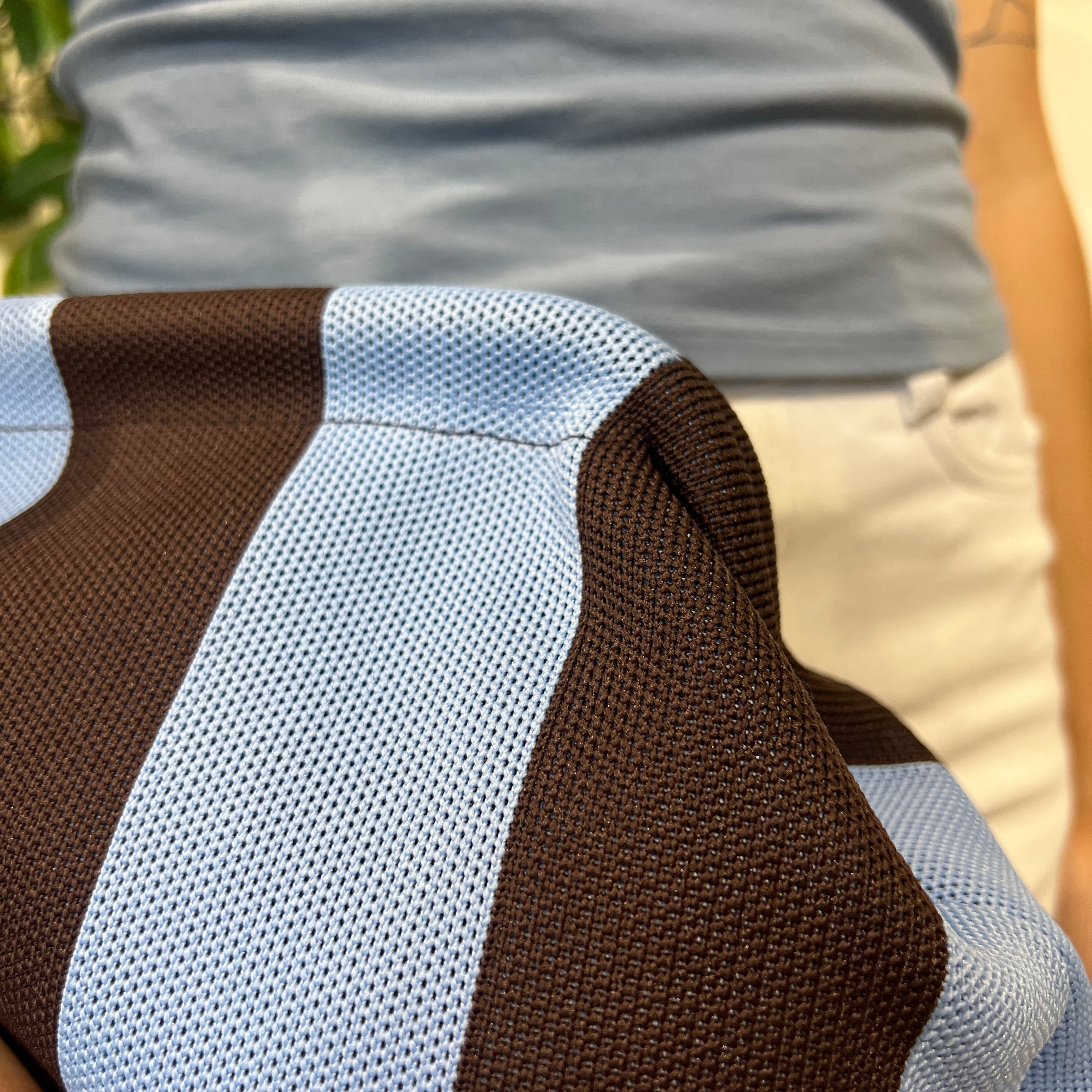 Bolso rayas celeste-marrón
