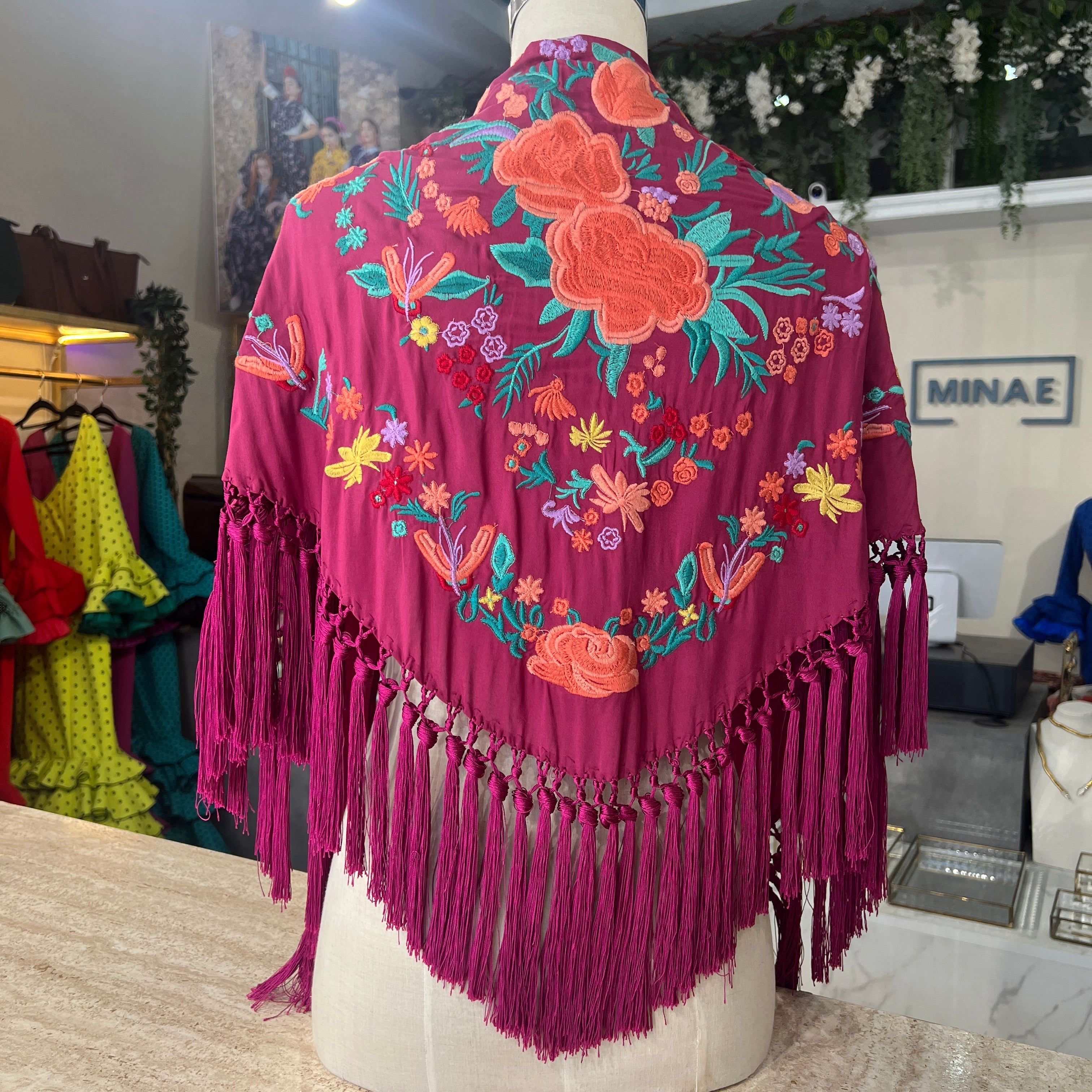 Mantón Cantiña magenta oscuro