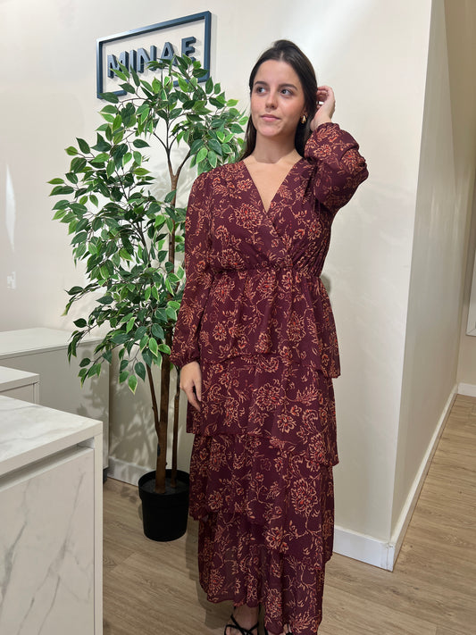 Vestido volantes granate