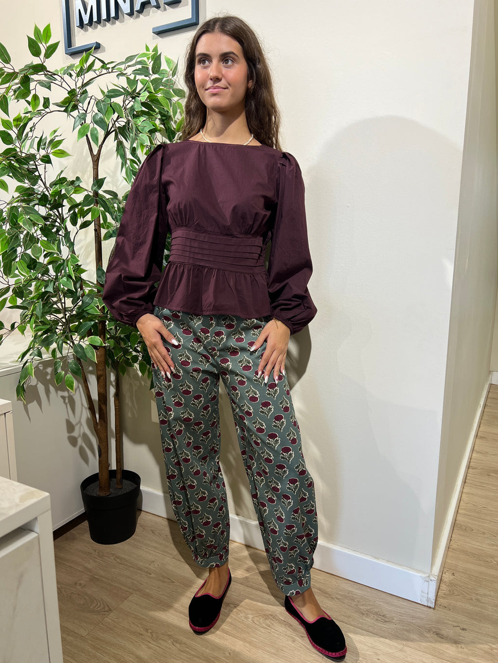 Pantalón bombacho estampado verde jabonoso