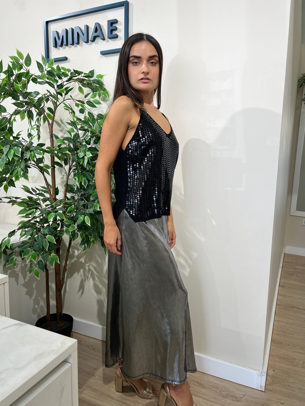 Falda metalizada plata