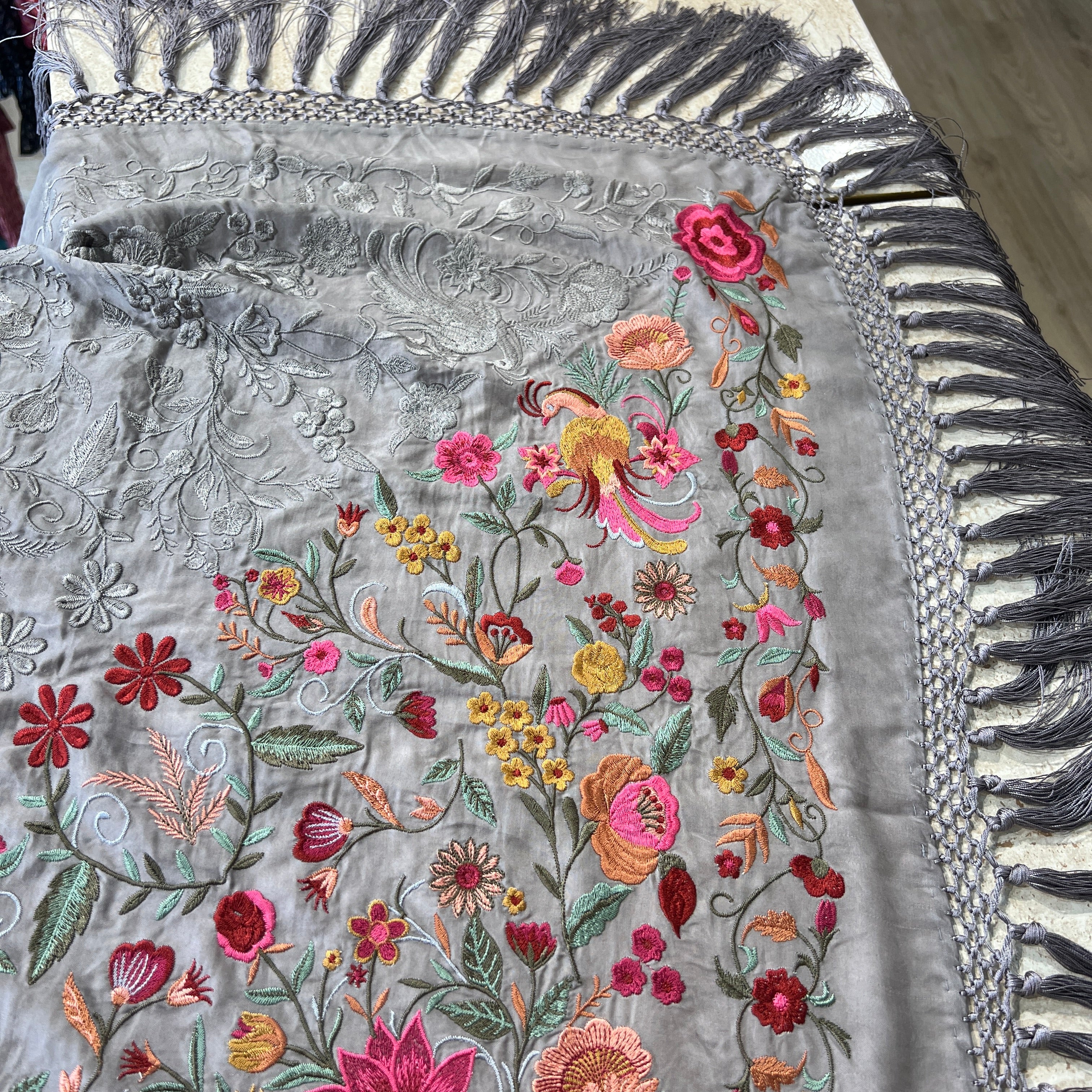 Mantón espejo gris