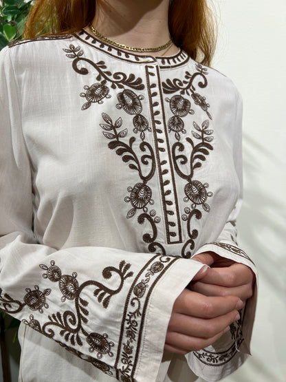 Blusa bordada