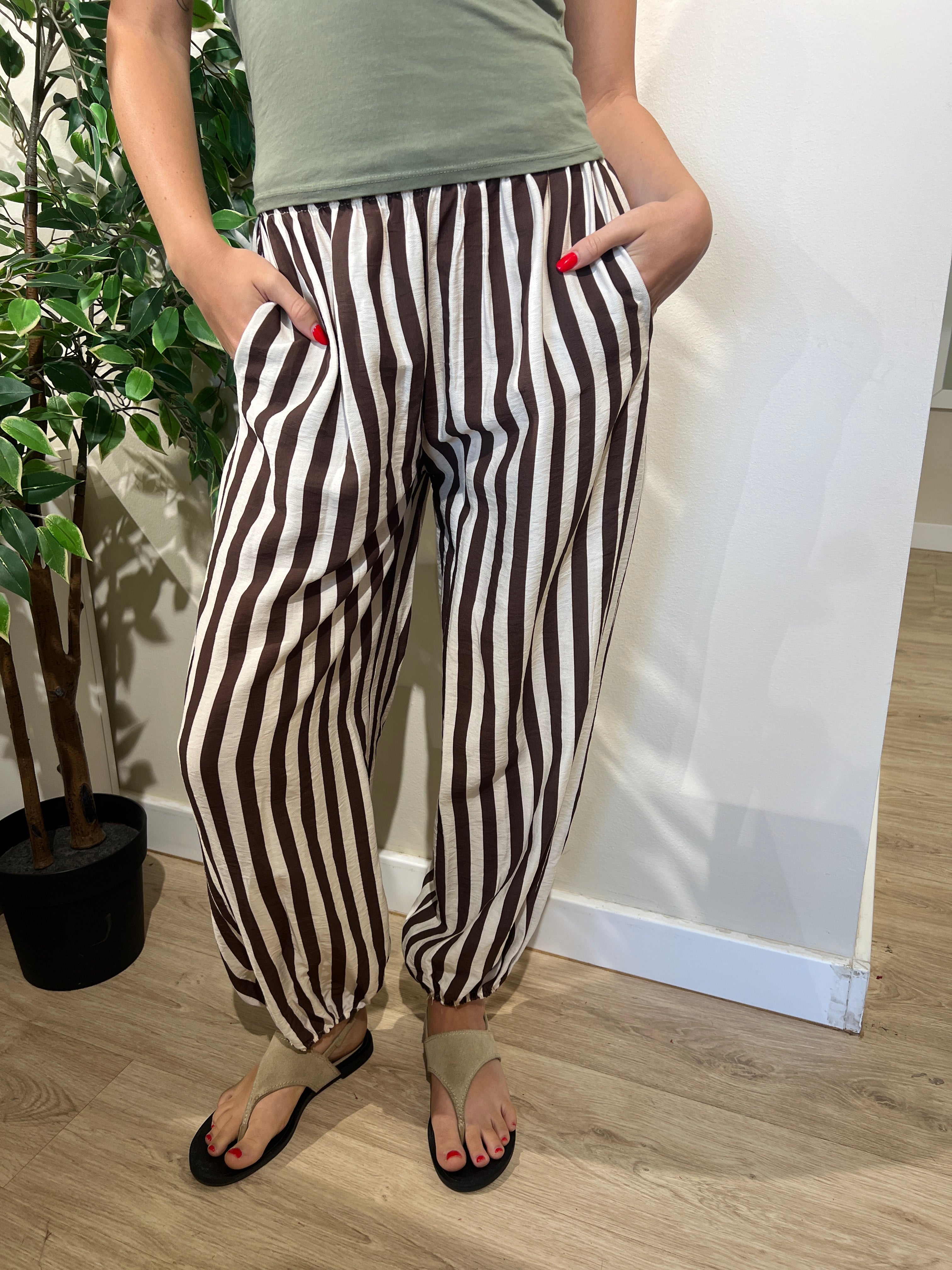 Pantalón bombacho rayas marrón