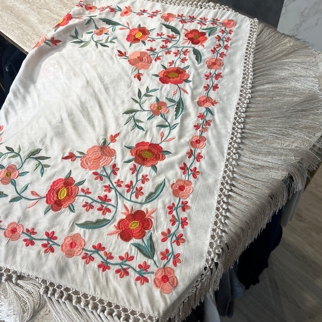 Mantón cuadrado marfil