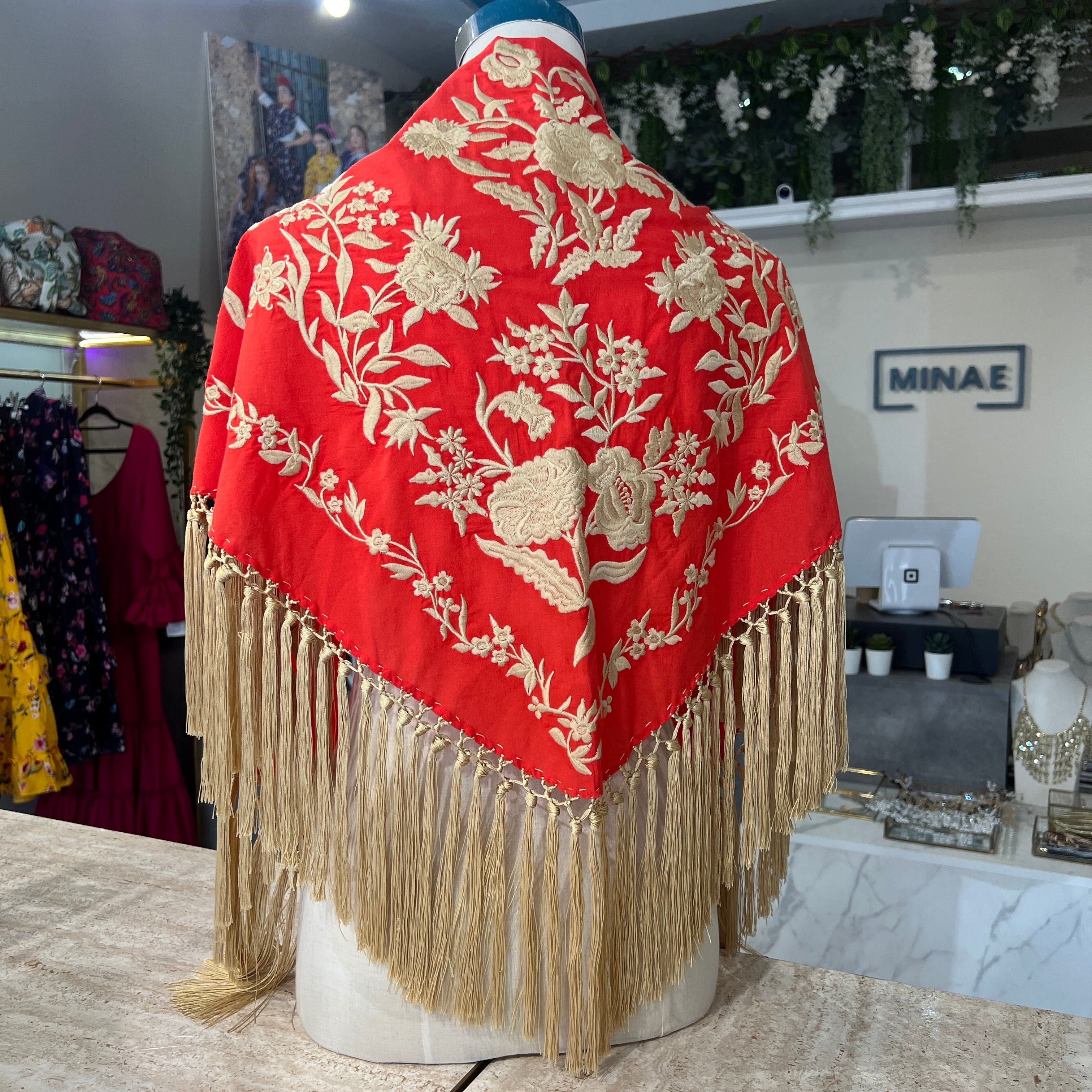 Mantón Mariana rojo con dorado