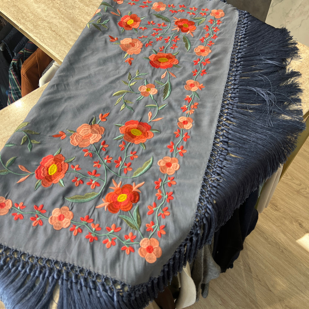 Mantón cuadrado ducado