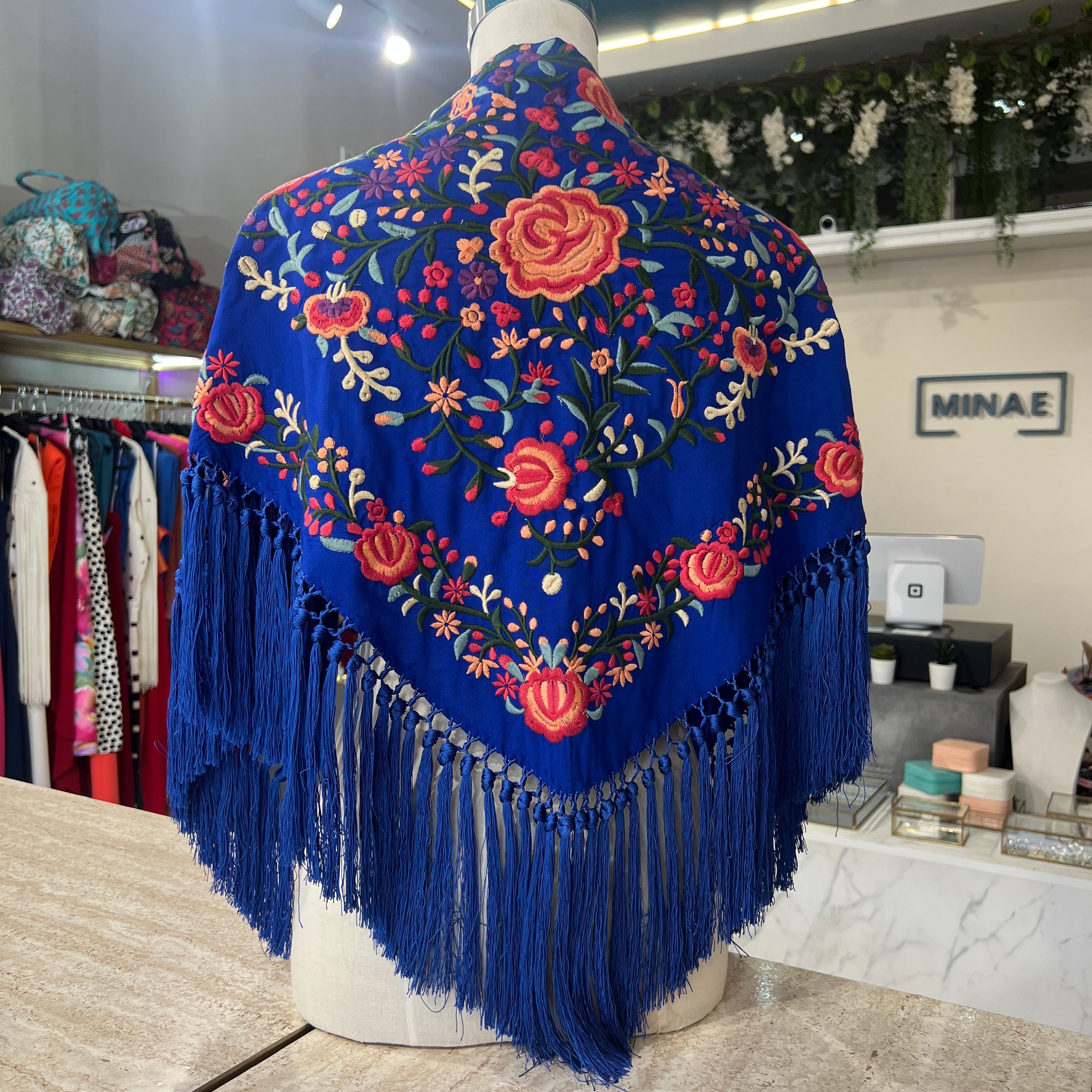 Mantón Candela eléctrico con coral