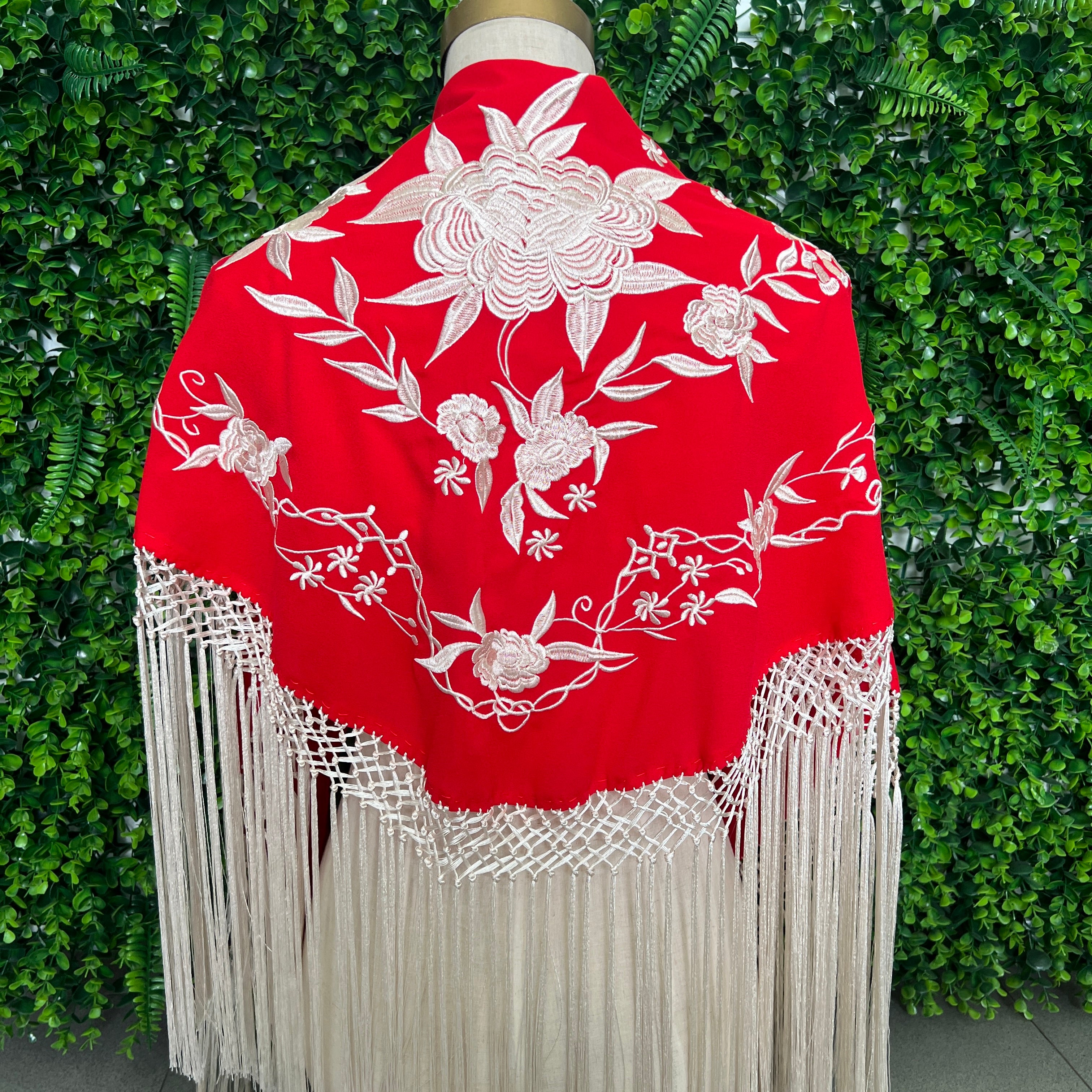 Mantón Milonga rojo con marfil