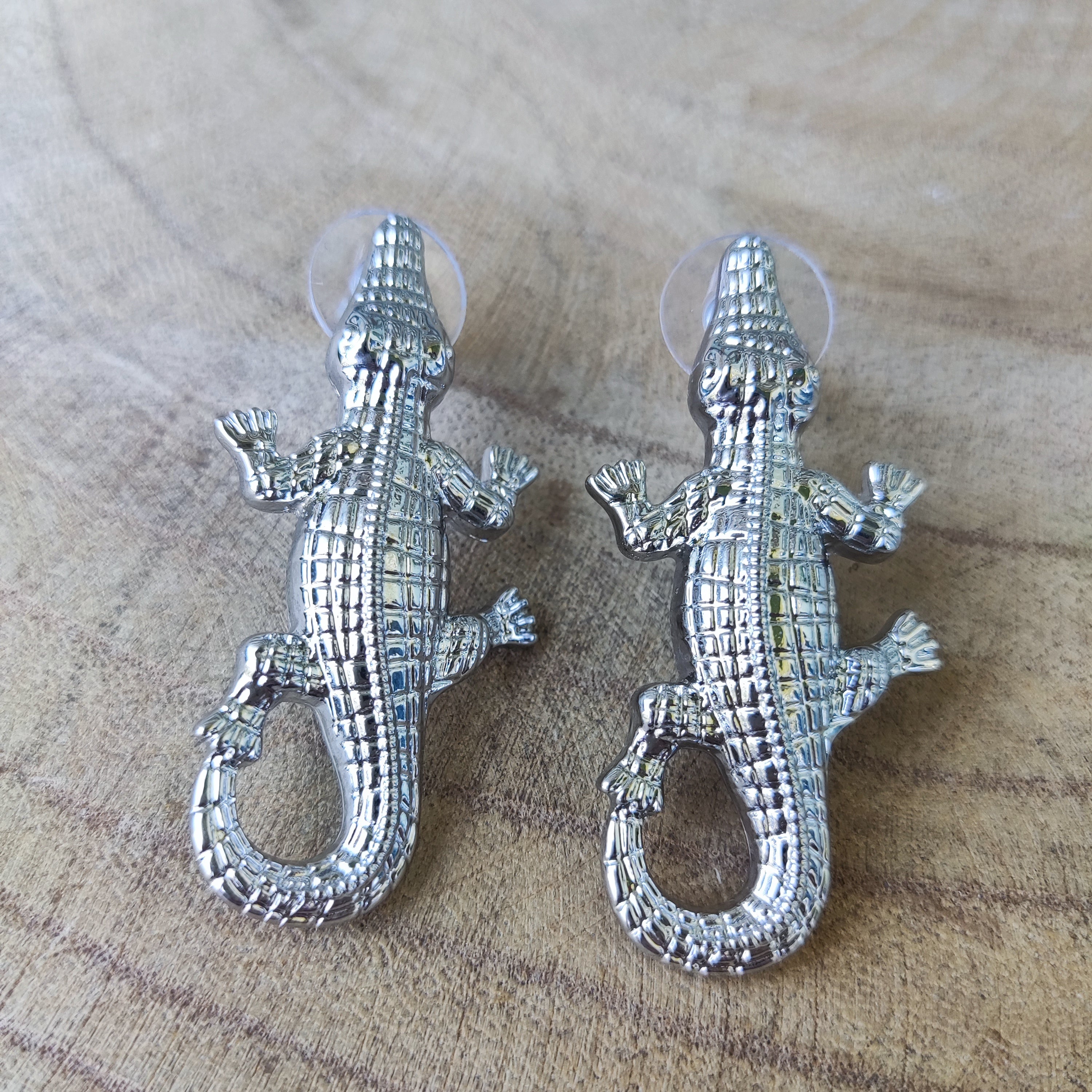 Cocodrilos plateados