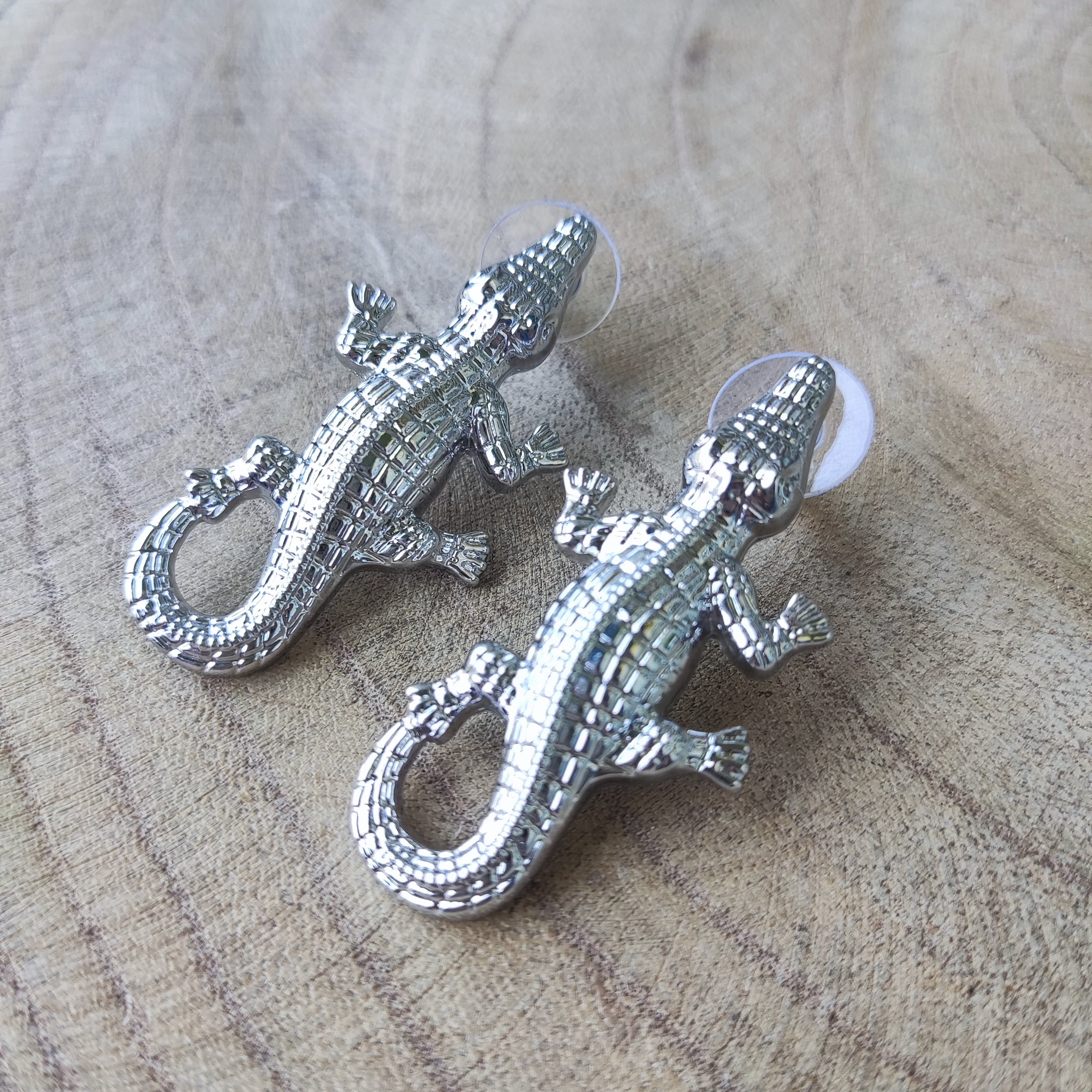 Cocodrilos plateados