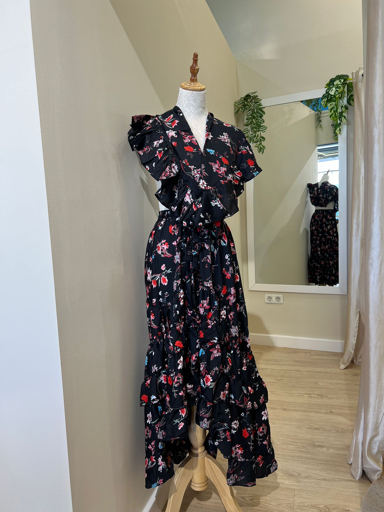 Conjunto Rocío negro con rojo