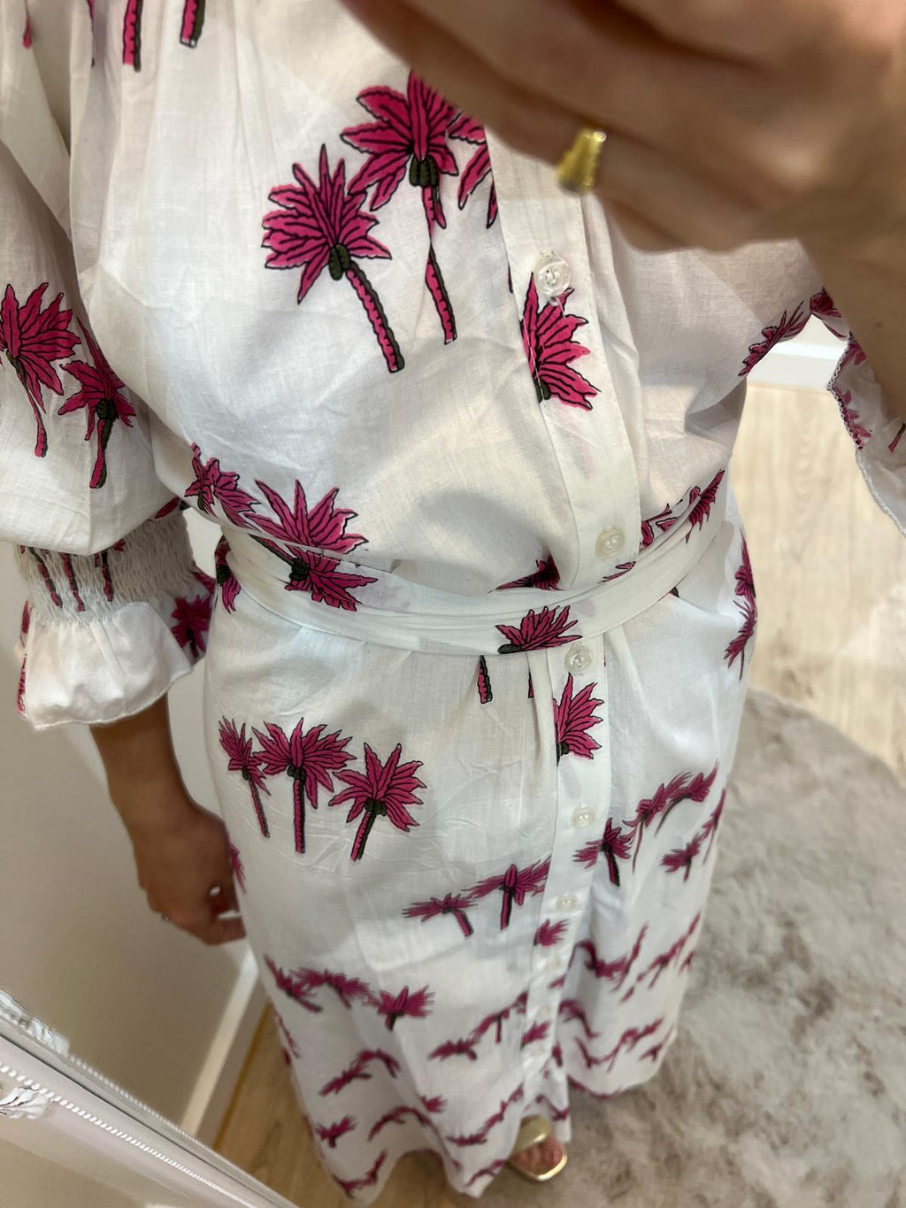 Vestido camisero palmeras rosas