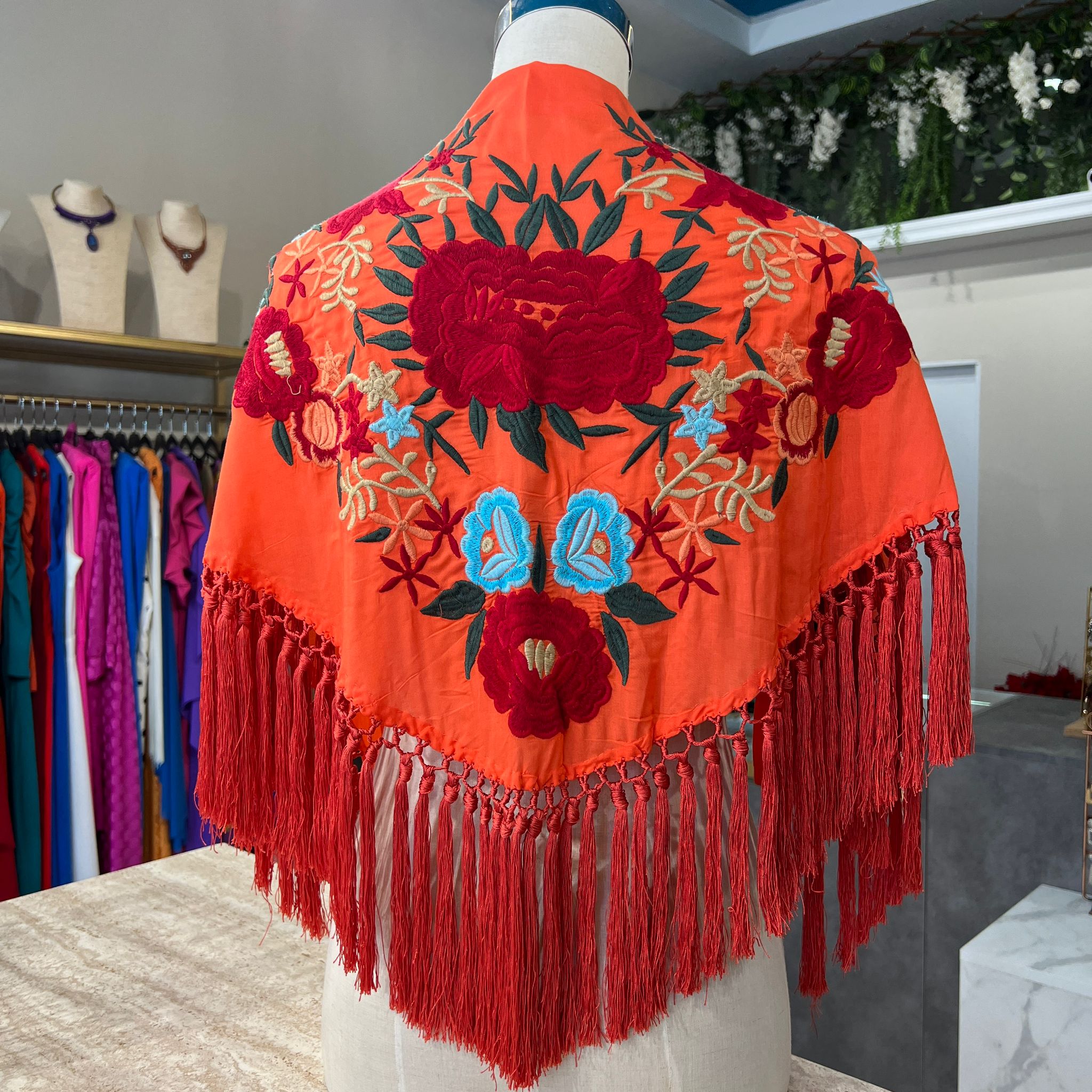 Mantón Colibrí coral con rojo