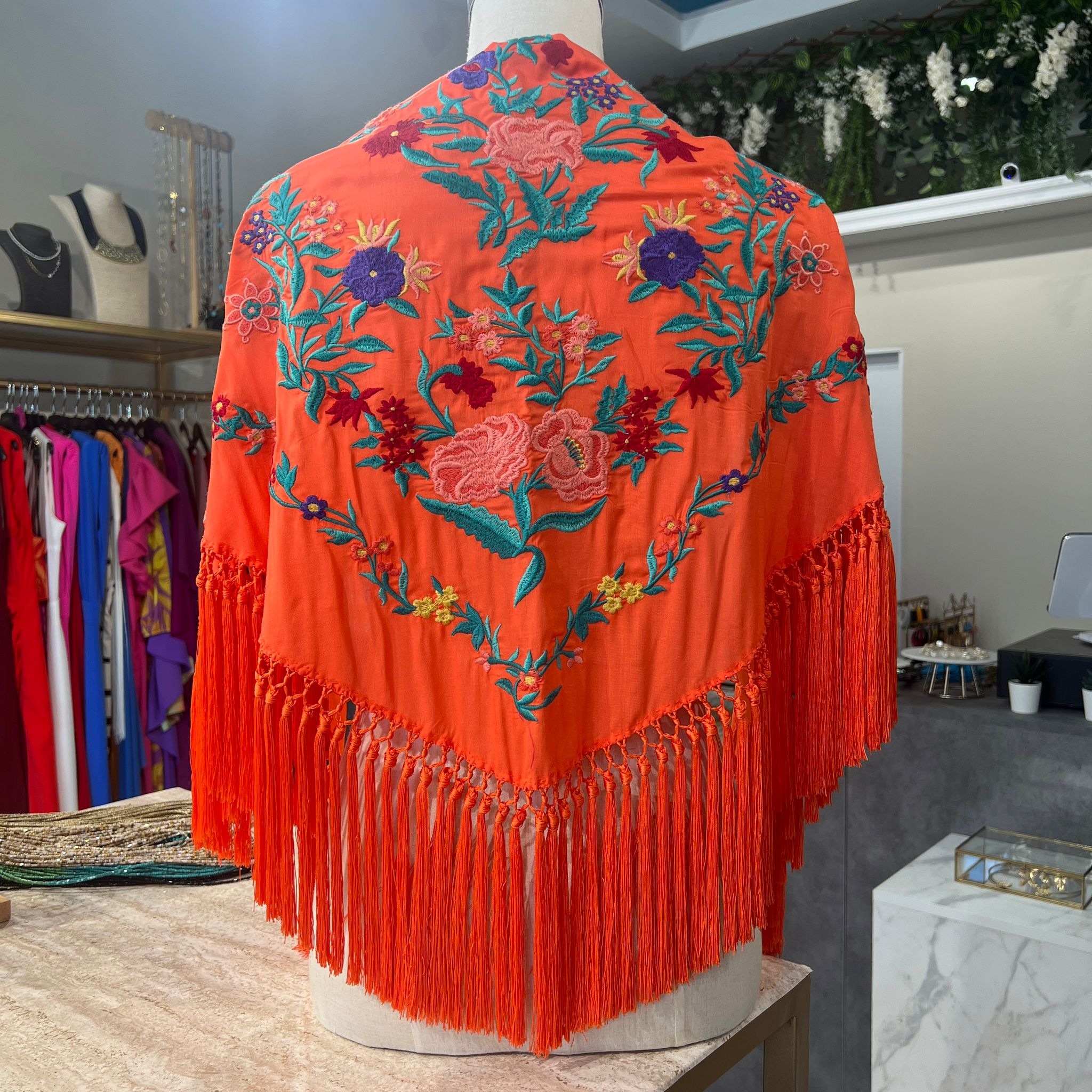 Mantón Mariana coral