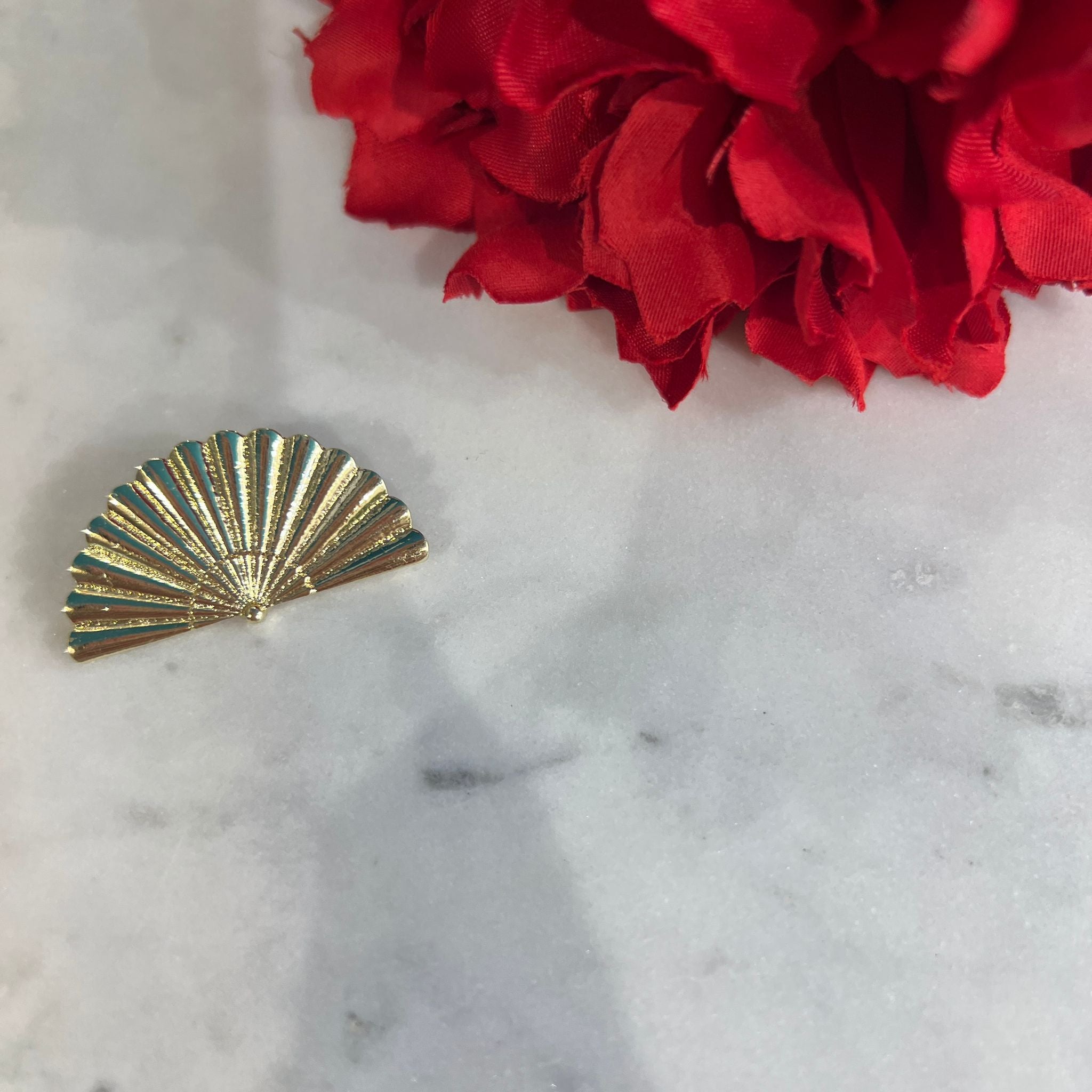 Broche abanico liso