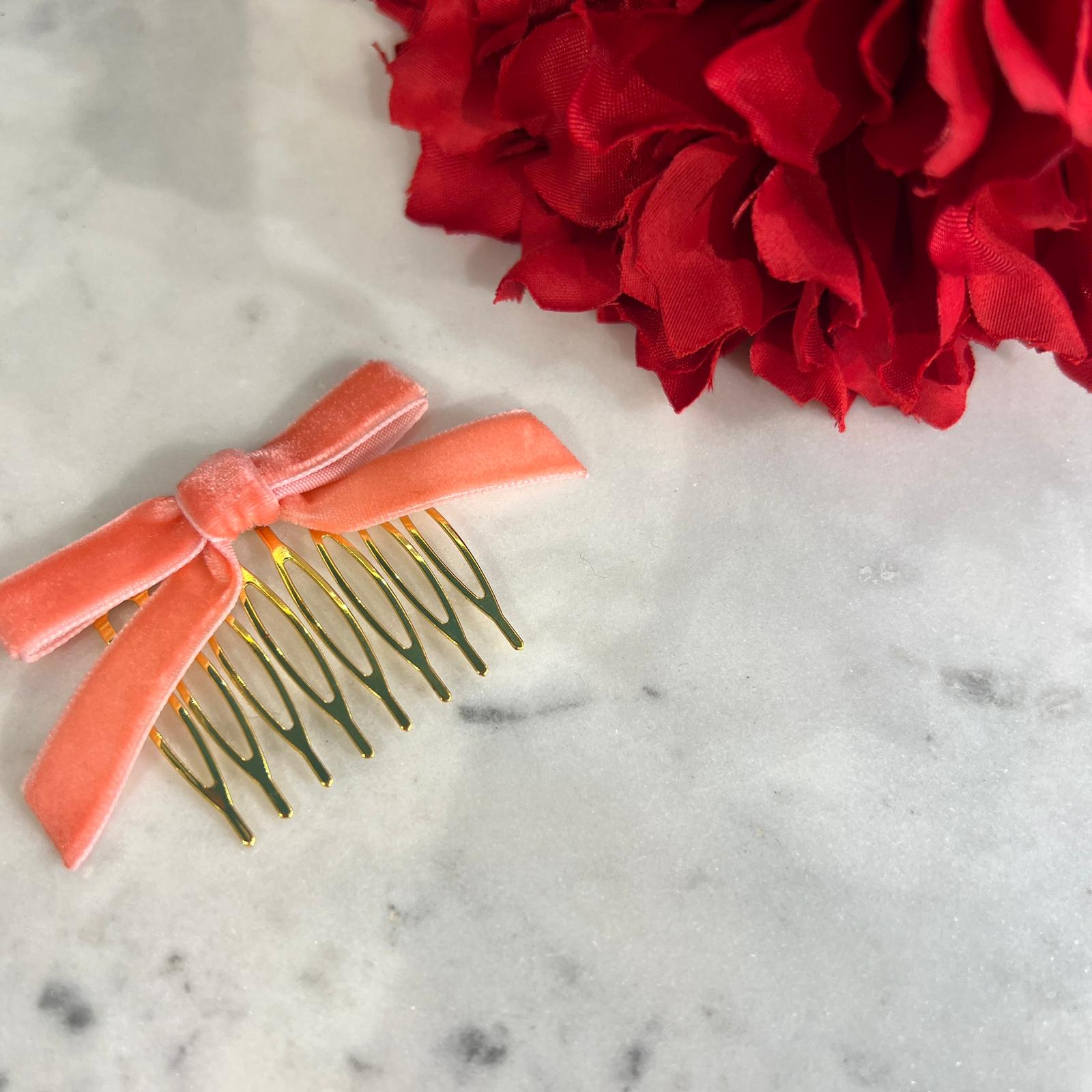 Peinecillo lazo coral