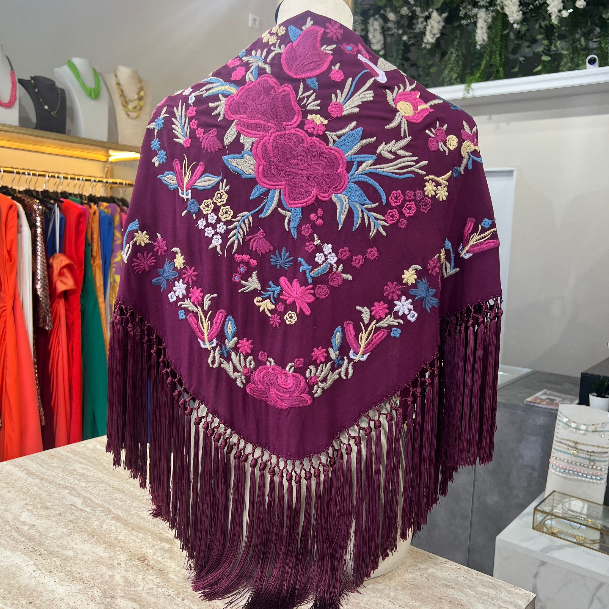 Mantón Cantiña berenjena