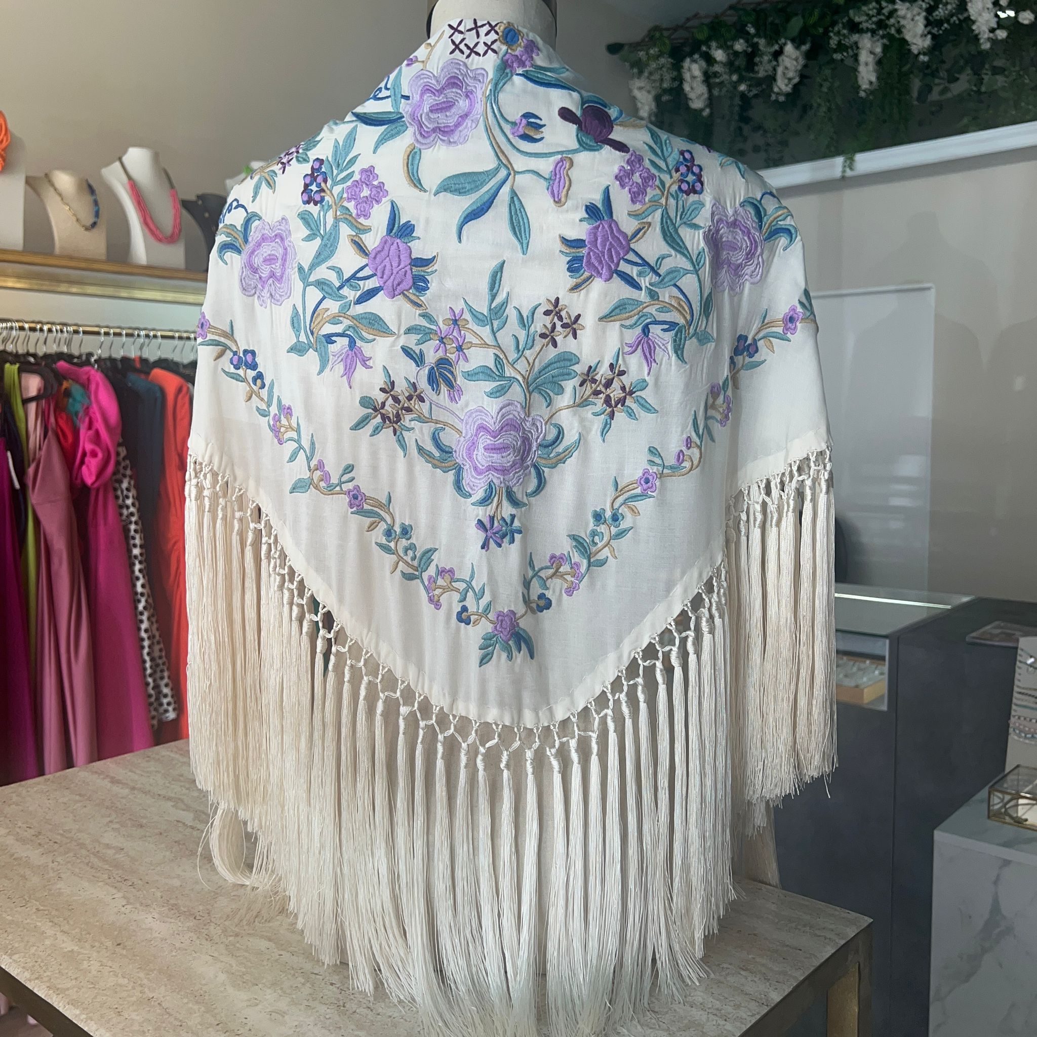 Mantón Soleá marfil