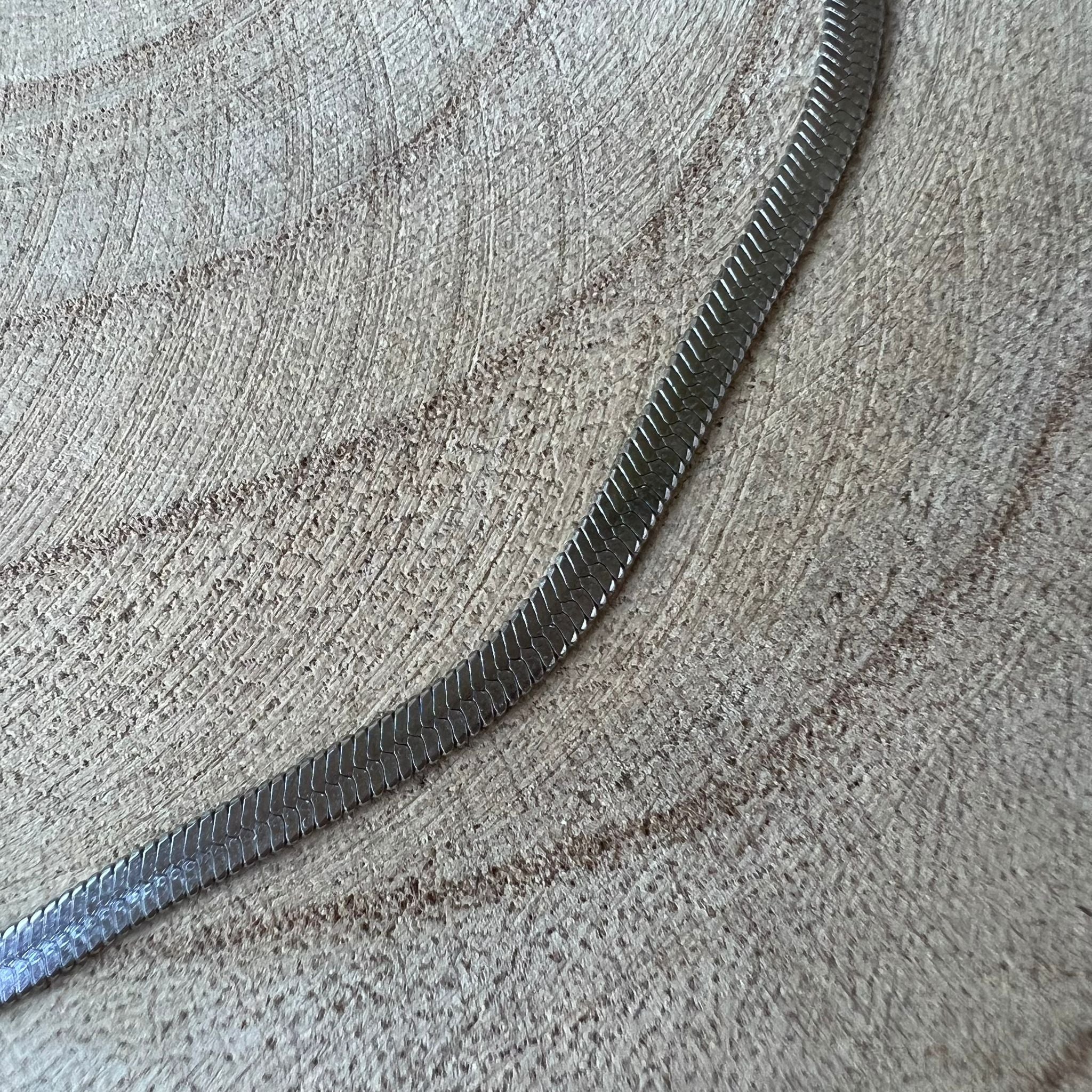 Collar Lizzie plateado - 23joyas